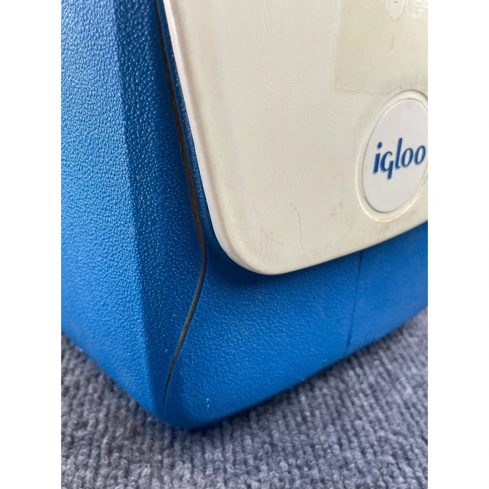 Igloo Little Playmate Cooler Vintage Blue White Tent Top Personal Lunch Box 7 Qt
